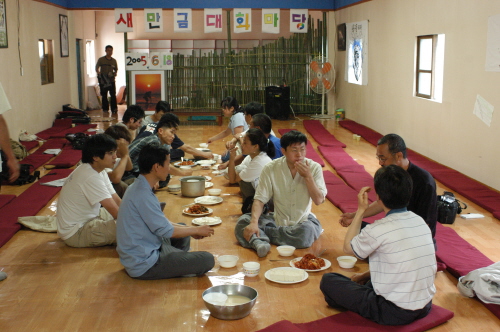 행사를 마무리하고 뒷풀이마당 